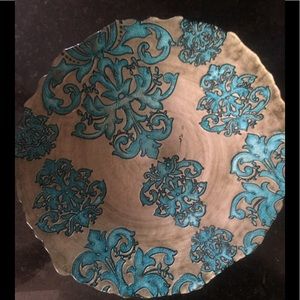 Decorative glass bowl